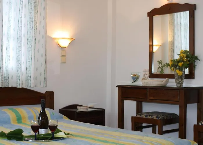 Mina's In Naxos Island 招待所 2*