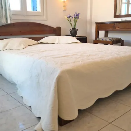 Mina's In Naxos Island Pensionat