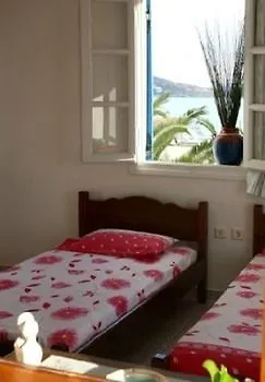 בית הארחה Mina's In Naxos Island 2*