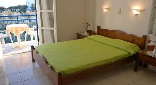 בית הארחה Mina's In Naxos Island 2*