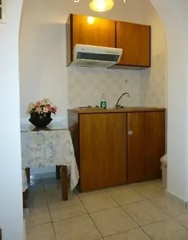 Mina's In Naxos Island בית הארחה