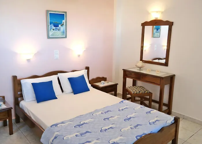 Mina's In Naxos Island בית הארחה